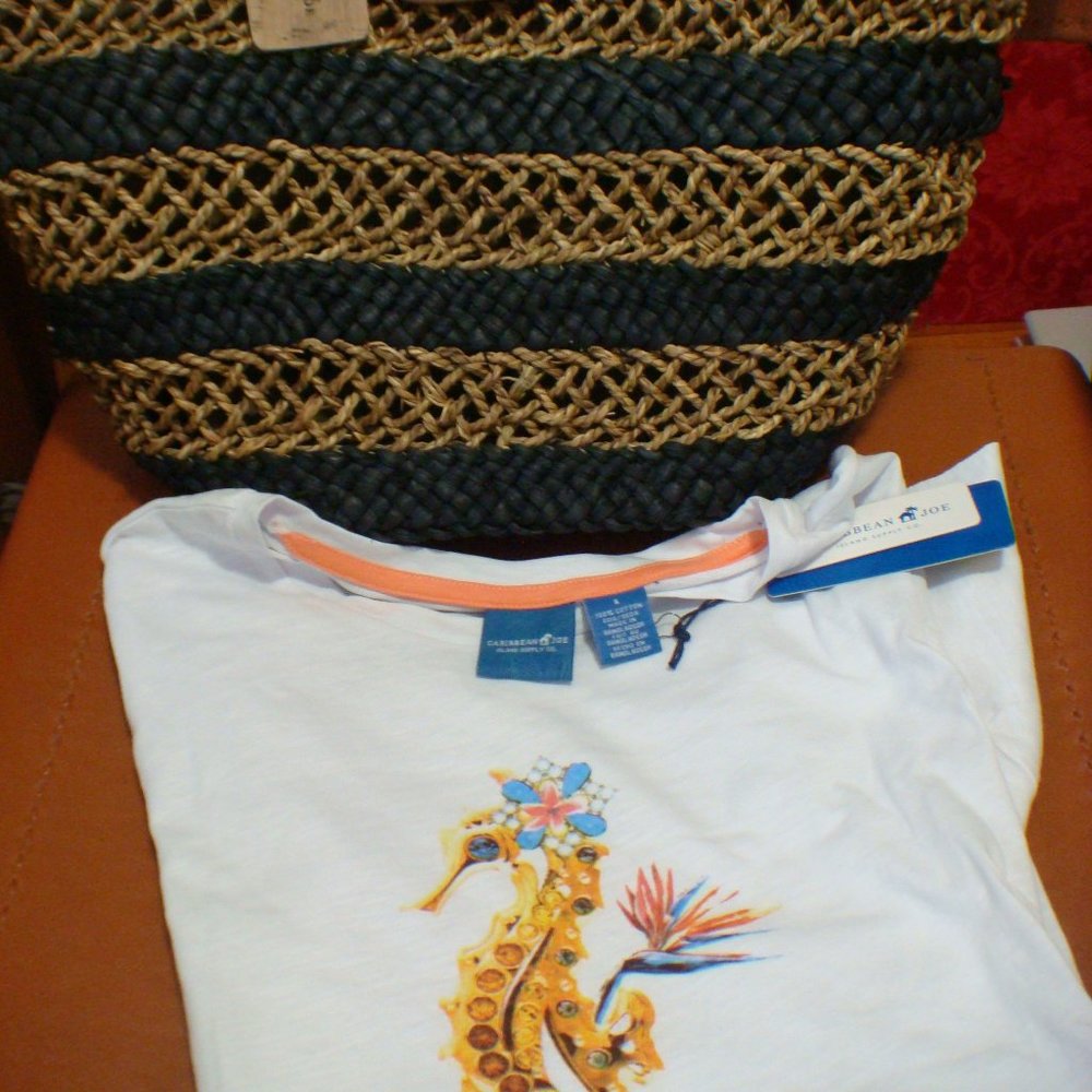 Seahorse tee & Caribbean Joe beach/market Tote